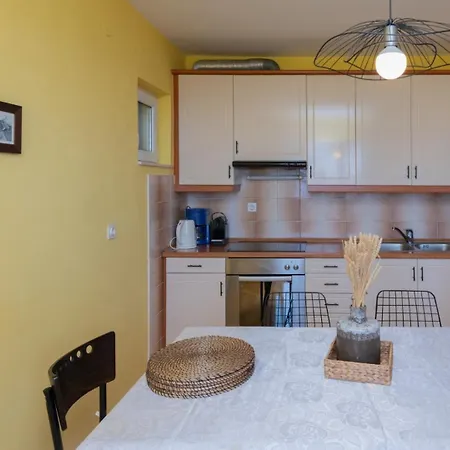 Marina - By Guide アパート