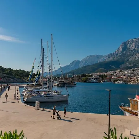 Marina - By Guide Apartment