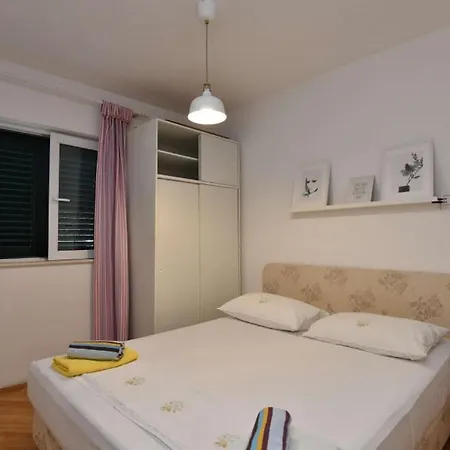 Marina - By Guide Apartman