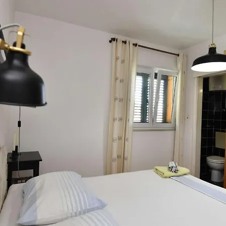 Apartment Marina - By Guide Makarska