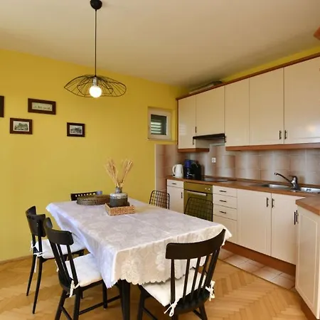 Marina - By Guide Apartman Makarska